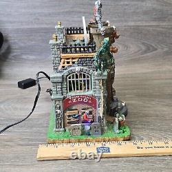 Lemax Spooky Town Transylvania Zoo Halloween Town Works Great With Video