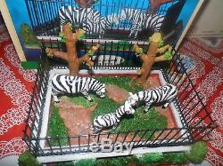 Lemax Zoo Lot 4 Pieces Gorilla Habitat + Lion Cage + Panda Cage + Zebra Family