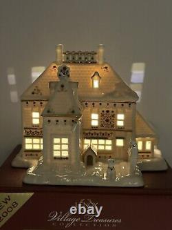 Lenox Mistletoe Park Village - Pet Shoppe 2008