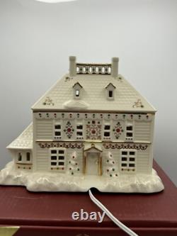 Lenox Mistletoe Park Village - Pet Shoppe 2008