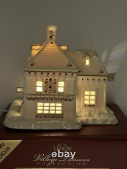Lenox Mistletoe Park Village - Pet Shoppe 2008