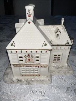 Lenox Mistletoe Park Village Treasures Pet Shoppe 2009 No Box