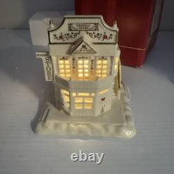 Lenox Village Treasures Mistletoe Park Series General Store 2009 withBox Christmas