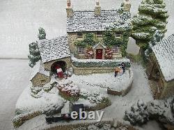 Lilliput Lane Country Christmas Snow Covered 2005 The British Collection L2858