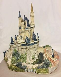 Lilliput Lane Disney Cinderella Castle WDW 30th Anniversary Limited to 3000