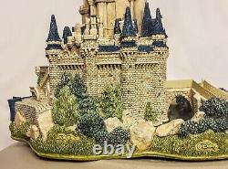 Lilliput Lane Disney Cinderella Castle WDW 30th Anniversary Limited to 3000