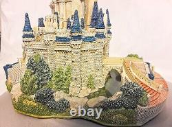 Lilliput Lane Disney Cinderella Castle WDW 30th Anniversary Limited to 3000