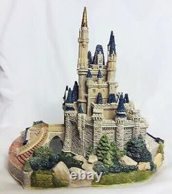 Lilliput Lane Disney Cinderella Castle WDW 30th Anniversary Limited to 3000