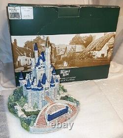 Lilliput Lane Disney Cinderella Castle WDW 30th Anniversary Limited to 3000