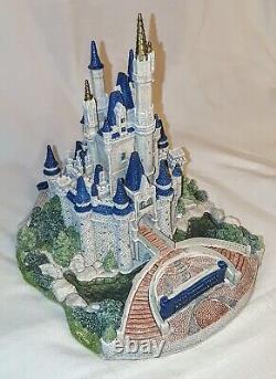 Lilliput Lane Disney Cinderella Castle WDW 30th Anniversary Limited to 3000