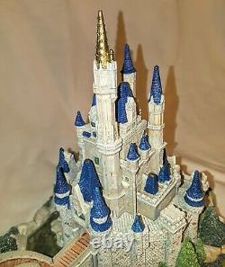 Lilliput Lane Disney Cinderella Castle WDW 30th Anniversary Limited to 3000