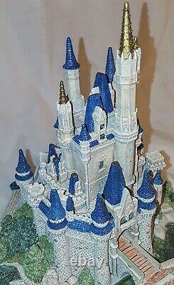 Lilliput Lane Disney Cinderella Castle WDW 30th Anniversary Limited to 3000