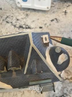 Lot 10 Piece Christmas Village Display 6 Lights Included Some Damage Starter