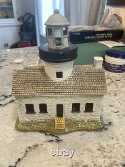 Lot 10 Piece Christmas Village Display 6 Lights Included Some Damage Starter