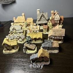 Lot Of 13 David Winter Collectible Cottages