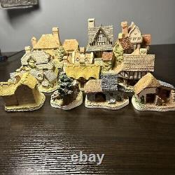 Lot Of 13 David Winter Collectible Cottages