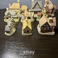 Lot Of 13 David Winter Collectible Cottages