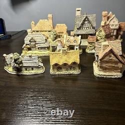 Lot Of 13 David Winter Collectible Cottages