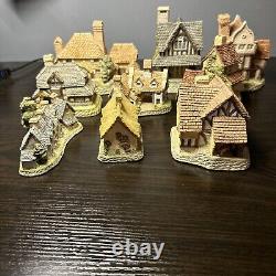 Lot Of 13 David Winter Collectible Cottages