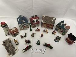 Lot Of 19 Dickens Collectables Sugar Creek County Christmas Village