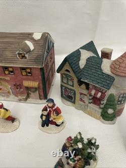 Lot Of 19 Dickens Collectables Sugar Creek County Christmas Village