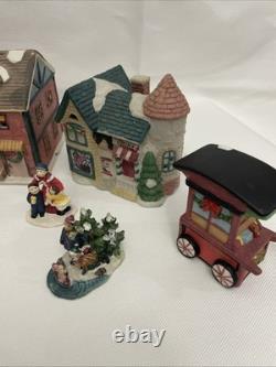 Lot Of 19 Dickens Collectables Sugar Creek County Christmas Village