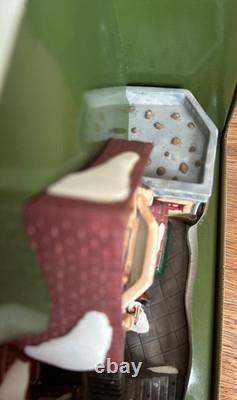 Lot of 7 Holiday Time Vintage Christmas Porcelain Village Collectibles. New