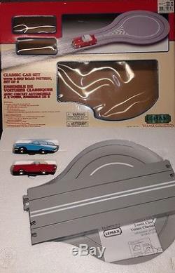 Minty New in Box Lemax Village Classic Car Set With 2-Way Road Pattern