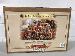 NEW 2003 Grandeur Noel 44-Piece Bethlehem Village Set Collector Edition Nativity
