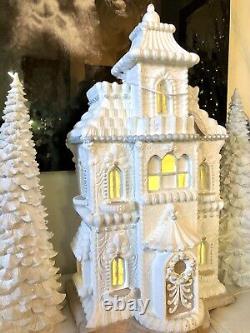 NEW Cupcakes and Cashmere XL 26 White Christmas Lighted Gingerbread House