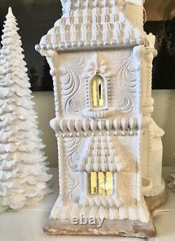 NEW Cupcakes and Cashmere XL 26 White Christmas Lighted Gingerbread House