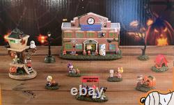 Peanuts 10PC Halloween Village-Spooky Music, Lights, Costumes Snoopy