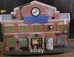 Peanuts 10PC Halloween Village-Spooky Music, Lights, Costumes Snoopy