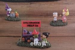 Peanuts 10PC Halloween Village-Spooky Music, Lights, Costumes Snoopy
