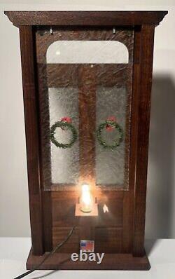 RARE 1991 Byers Choice Christmas Carolers Lighted Wood Door Background Wreaths