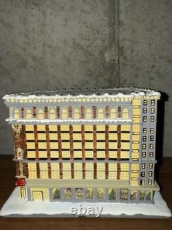 RARE- COA, Santa, Original Case! Hawthorne Village Macy's Christmas in New York