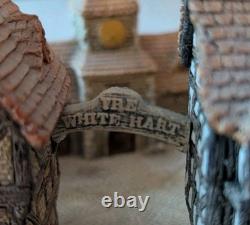 RARE David Winter Coaching Inn 1980 Large 11.5 Cottage Village