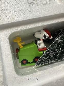 RARE Dept 56 Snoopy Smoothes The Ice #4026959 Pre-owned Condition Smooths