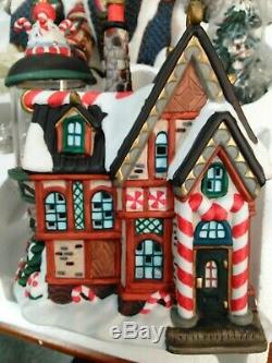 RARE Santa's Village Kirkland 32 Piece North Pole Shop Lighted Christmas