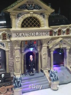 RETIRED 2005 Lemax Spooky Town Rest in Pieces Mausoleum 55233 Animated IN BOX