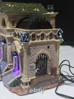 RETIRED 2005 Lemax Spooky Town Rest in Pieces Mausoleum 55233 Animated IN BOX
