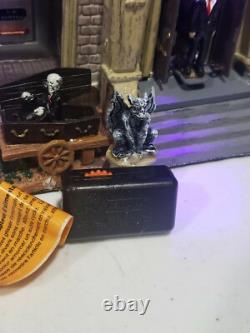 RETIRED 2005 Lemax Spooky Town Rest in Pieces Mausoleum 55233 Animated IN BOX