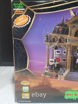 RETIRED 2005 Lemax Spooky Town Rest in Pieces Mausoleum 55233 Animated IN BOX