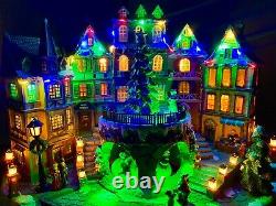 Rare ANIMATED ELECTRIC LIGHTED MUSICAL CHRISTMAS TOWN Gerson 2420070 NEW MINT