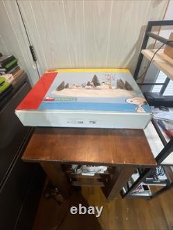 Rare! Department 56, Peanuts on Ice Skating Rink 5659093, Works