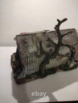 Rare Hawthorne Village Texas Chainsaw Gas & Grocery Lighted Building