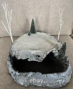 Retired DEPT 56 MISTY POINT PLATFORM 4025358 Withlight And Fogger Works