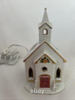 Royal Albert Old country roses Lighted Church
