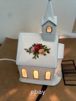 Royal Albert Old country roses Lighted Church