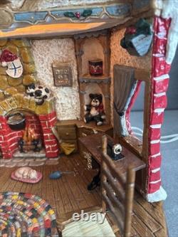 Santa's Workshop Ceramic Mold 1981 Christmas Village Christmas Tree Lighted VTG